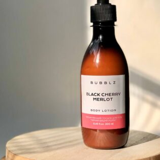 Увлажняющий лосьон для тела "Черная вишня мерло"